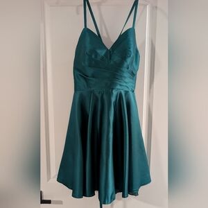 Elegant Kelly Green Spaghetti Strap Dress